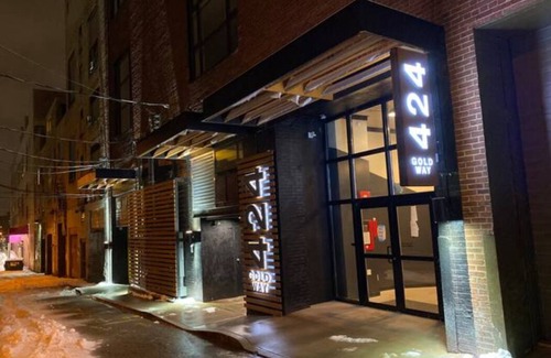 North Oakland Apartment | 424 Gold Way-Apt 402, 2 Bed/1Bath