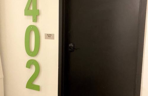 North Oakland Apartment | 424 Gold Way-Apt 402, 2 Bed/1Bath