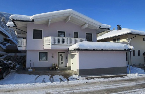 Zillertal Apartment | 45 m² Apartment ∙ 1 bedroom ∙ 4 guests