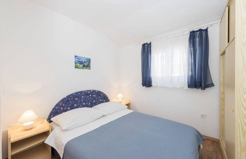 Tribunj Apartment | 45 m² Apartment ∙ 1 bedroom ∙ 5 guests
