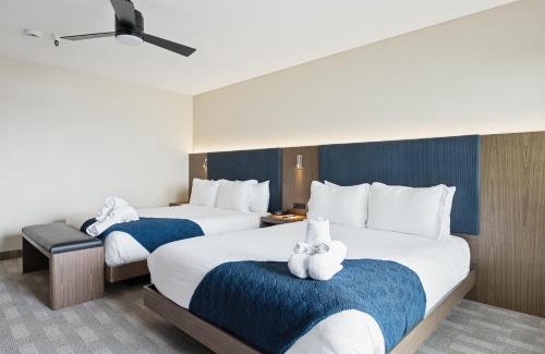 Morro Bay Hotel | 456 Embarcadero Inn & Suites