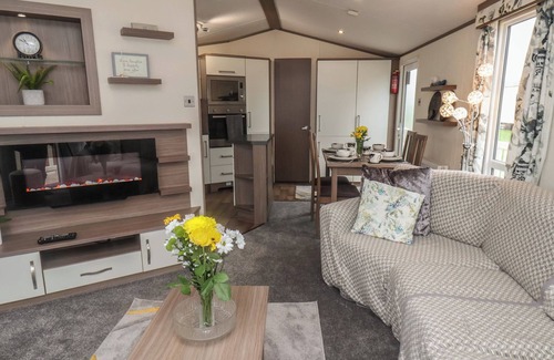 Cayton Bay Cottage | 47 The Drake Forgetmeknot