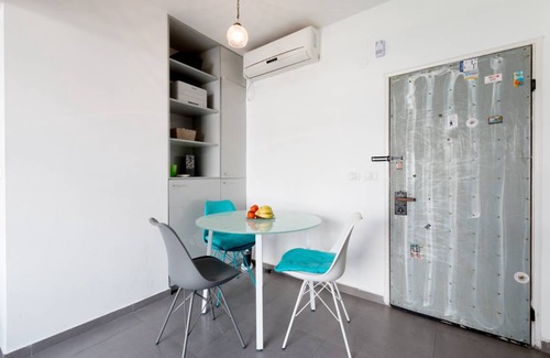 Florentin Apartment | 48 m² Apartment ∙ 2 bedrooms ∙ 3 guests