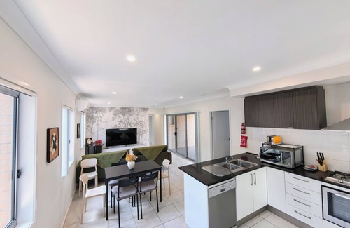 Coomera House | 4B2B Coomera Evergreen Escape near theme park
