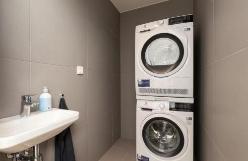 Kadriorg Apartment | 4bdr Modern and Stylish Apartment near Kadriorg with Free Parking