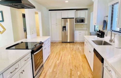 Reno House | 4Bedrooms/Ranch House/10 Beds