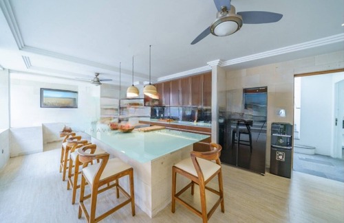 Babakan Villa | 4Bedrooms villa with views of rice field, mountain, & sunset w/spacious garden.n