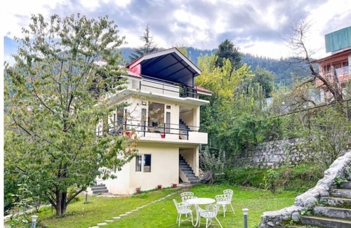 Manali Villa | 4BHK: The ForestBound Cottage