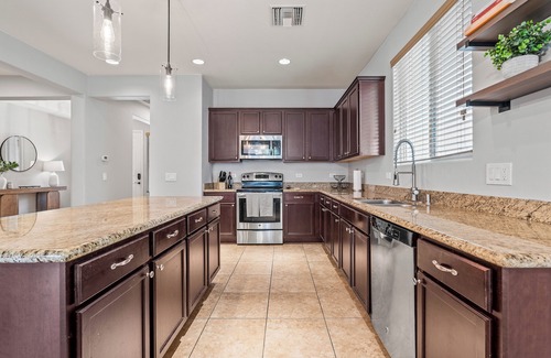 The Pines House | 4Br/2.5B Home w/Private Backyard & Shared Pool