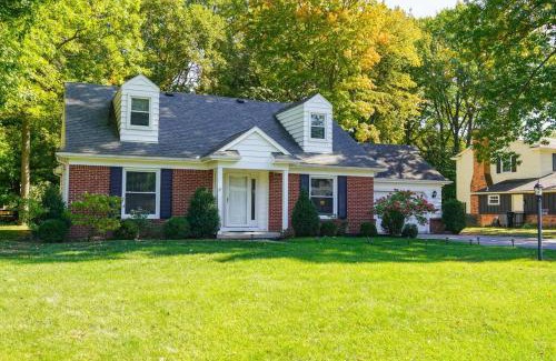 Bedford Villa | 4BR/2.5BA Home boasting 2400sqft and Eat-in KTN
