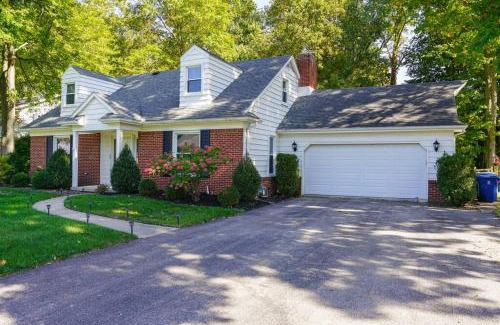 Bedford Villa | 4BR/2.5BA Home boasting 2400sqft and Eat-in KTN