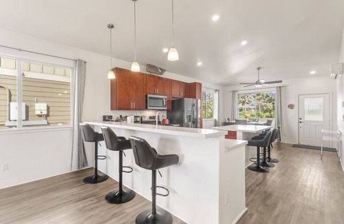 Ewa Apartment | 4BR/2.5BA New Build | Pool | W/D | Garage | Park