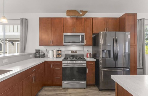 Ewa Apartment | 4BR/2.5BA New Build | Pool | W/D | Garage | Park