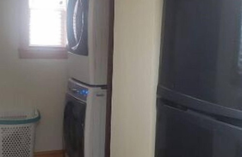 Woodridge House | 4BR/2 Full Bath - Sleeps 10! Large Yard! 2 Cars!