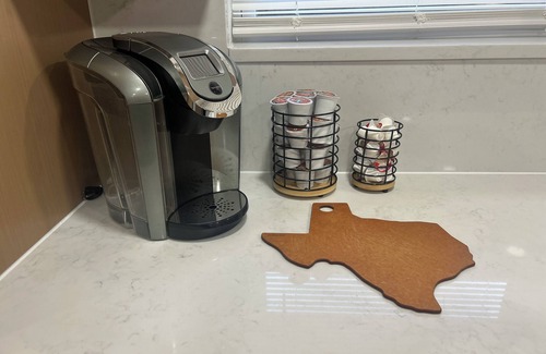 Oak Cliff House | 4BR/2BA Home Near Bishop Arts District & AT&T Stadium - Garage Parking