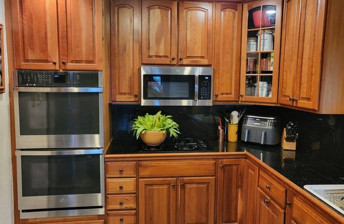 Old Timberline Cabin | 4BR, 3.5 bath. Kid-friendly full home rental with Hot Tub, and an AMAZING view.