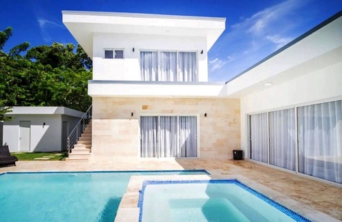 La Mulata I Villa | 4BR/4BA Villa: Elegant Retreat with a Private Pool
