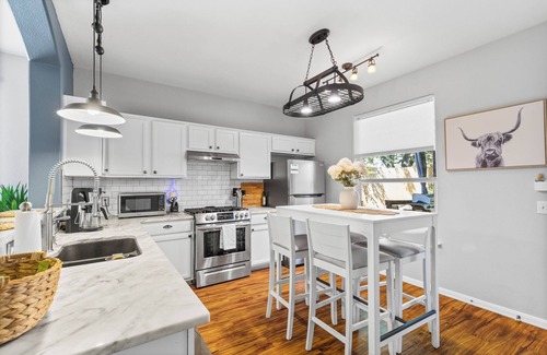 Tanglewood Forest House | 4BR Austin Getaway - Ideal for Families & Groups!