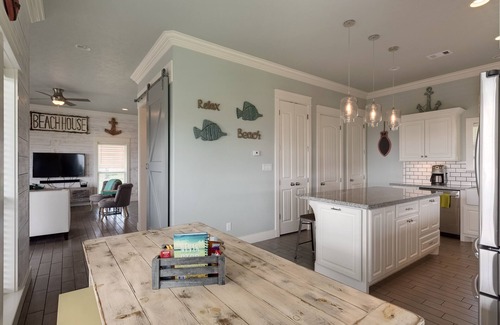 Crystal Beach House | 4BR Beach Retreat | Tiki Bar, Ocean Views & Grill