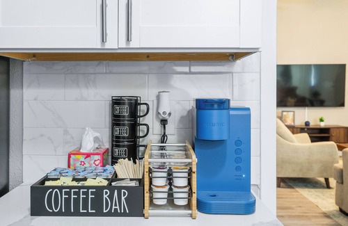 Humble House | 4BR Family Home 3mi to IAH 21mi to Houston