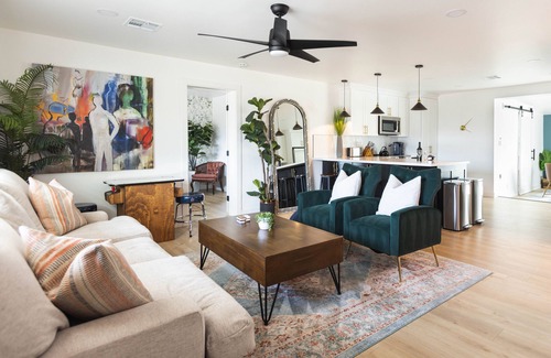 South Scottsdale House | 4BR Home, heated pool, Spa, Bar, Putting green, Close to Old Town ♥