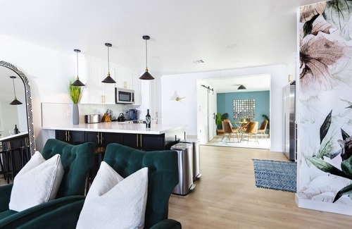 South Scottsdale House | 4BR Home, heated pool, Spa, Bar, Putting green, Close to Old Town ♥