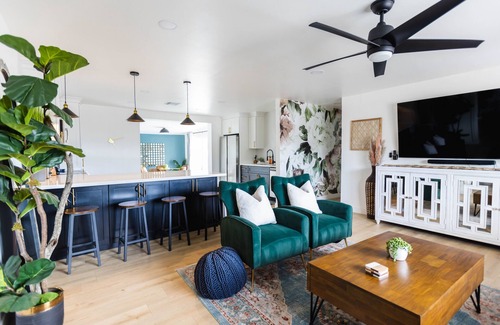 South Scottsdale House | 4BR Home, heated pool, Spa, Bar, Putting green, Close to Old Town ♥