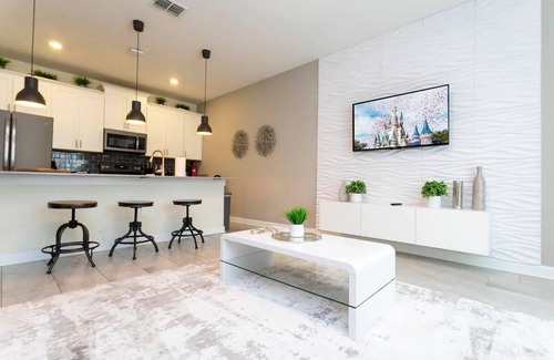 Davenport House | 4BR Home with Private Pool & Disney Themes