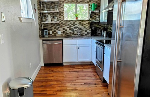 Blackshear-Prospect Hill House | 4BR house in trendy East Austin