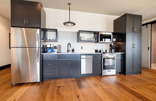 Central Business District Hotel | 4BR Incredible Group Penthouse + Private Patio | The Mayfair