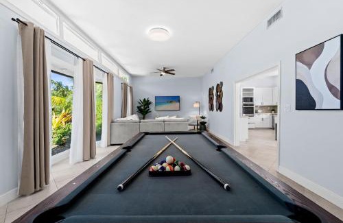 Palm Beach - West Palm Beach House | 4BR Intracoastal Retreat with Pool Games & More