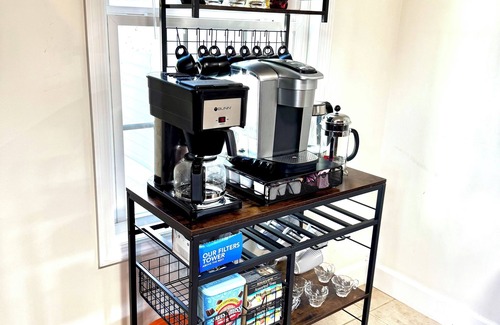 Mount Vernon House | 4BR+Lake View+ Fire Pit+Pet Friendly&Heated Pool with Fee+Avail 10-19 thru 10-24