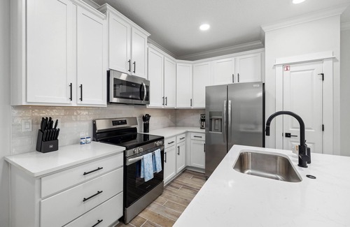 Jacksonville Beach House | 4BR New Build Walk to Beach | Good Morning Rentals