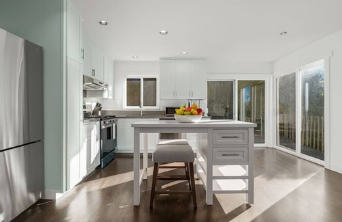 Tamalpais-Homestead Valley House | 4BR Retreat near Muir Woods w/Hot Tub & Views