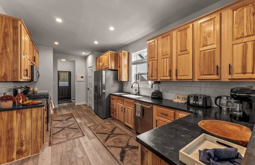 Leadville North House | 4BR, Shuffleboard, Deck, EV Charger + Pets Okay!