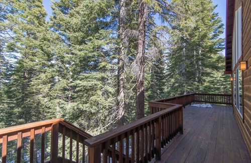 Truckee House | 4br Tahoe Donner Family Home With Hot Tub