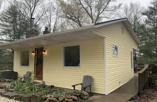 Carrollton Cabin | 4PelicansOhio: Refreshing Cabin Near Leesville Lake… Pets Welcome… 3 Queens