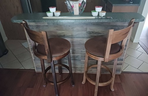 Greentown House | 4th night free. Pocono mountain. 2 mins to Lake Wallenpaupack. 30 mins to Ski.