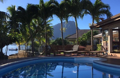 Papeto'ai Villa | #5 Beach Villa Bliss by TAHITI VILLAS
