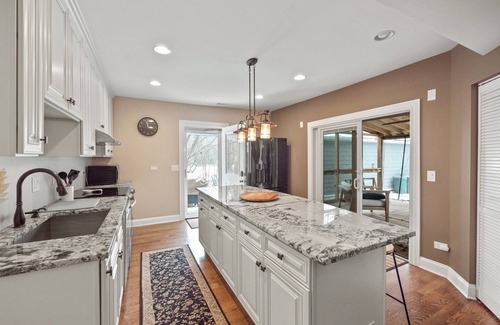 Fremont House | 5 bed/3 Bath Home in the Heart of Fremont! Steps from the beach and boat launch!