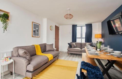 Failsworth Apartment | 5-Bed House - Perfect for Groups & Families