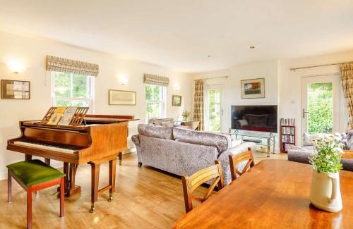 Askam-in-Furness House | 5 Bed in Askam-in-Furness 89226