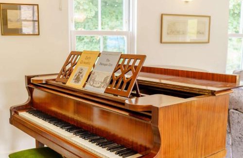 Askam-in-Furness House | 5 Bed in Askam-in-Furness 89226