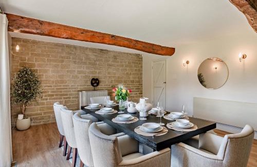 Halifax House | 5 Bed in Halifax 96061