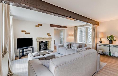 Halifax House | 5 Bed in Halifax 96061