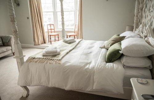 Southampton City Centre House | 5 Bed Luxury Townhouse with Hot Tub, Rooftop Terrace, Perfect for Groups, Near Cruise Terminal