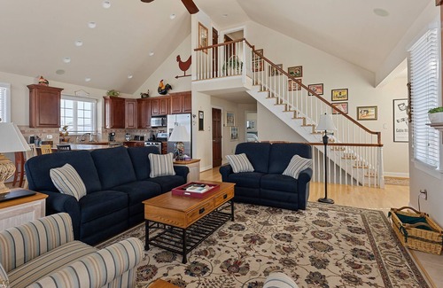 Avalon House | 5 bedroom, 4 bath home is just nine houses from the entrance to a dune-protected beach