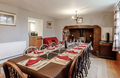Staple Fitzpaine Cottage | 5 bedroom accommodation in Staple Fitzpaine