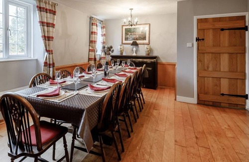 Staple Fitzpaine Cottage | 5 bedroom accommodation in Staple Fitzpaine