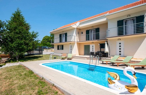 Velika Cista House | 5 bedroom accommodation in Cista Velika